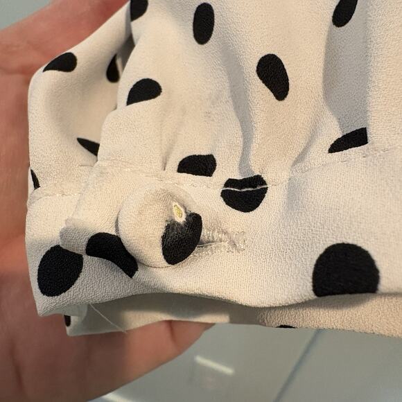 Torrid Babydoll Top 5X White Black Polka Dot Georgette Pintuck Blouse Pinup - Picture 13 of 14